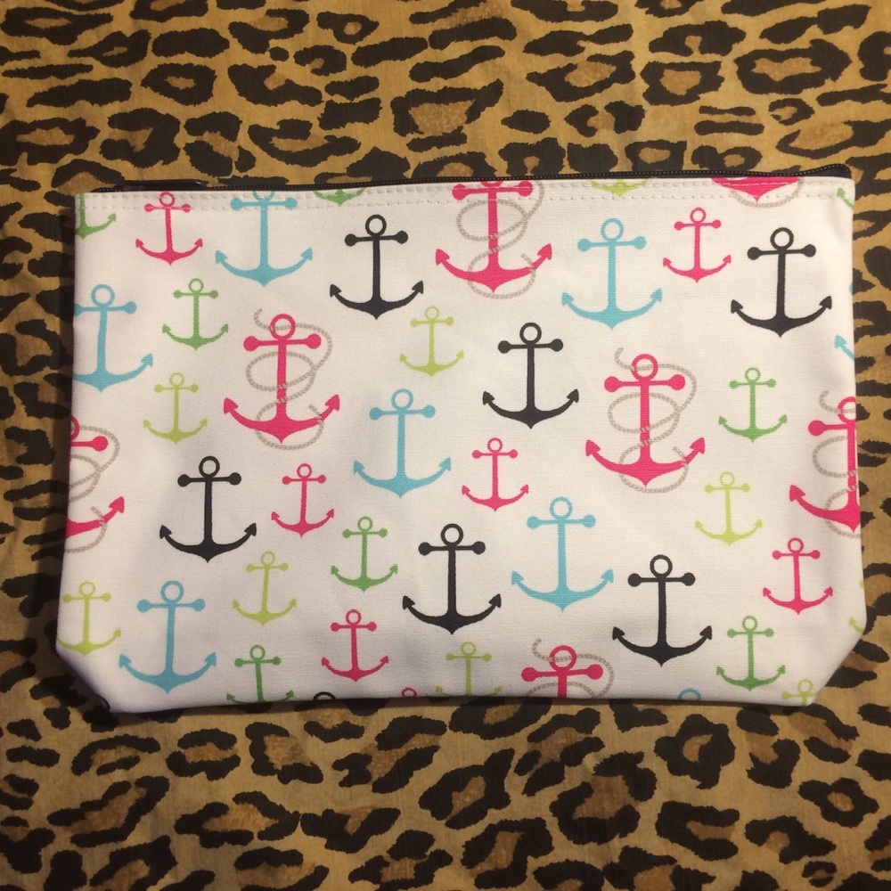 Thirty-One zipper pouch